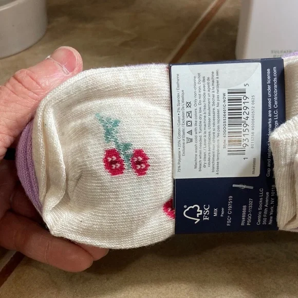 5 for $25 GAP Kids White and Purple Low Cut Socks - Picture 3 of 5